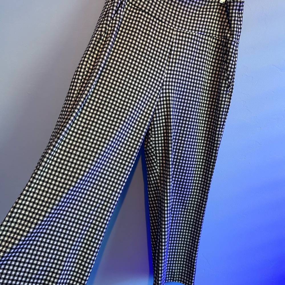 CAbi Women's Black and White Checkered Capris